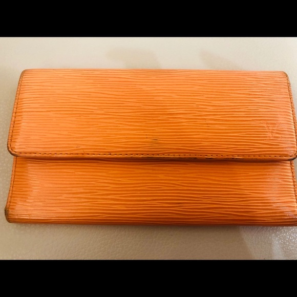 Auth LV Orange Epi Wallet - Picture 1 of 7